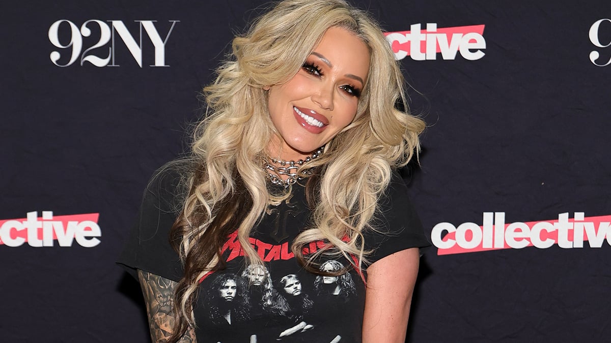 Bunnie Xo Spotted Kissing Netflix Reality Star At Ex Jelly Roll’s Nashville Bar - Just Jared